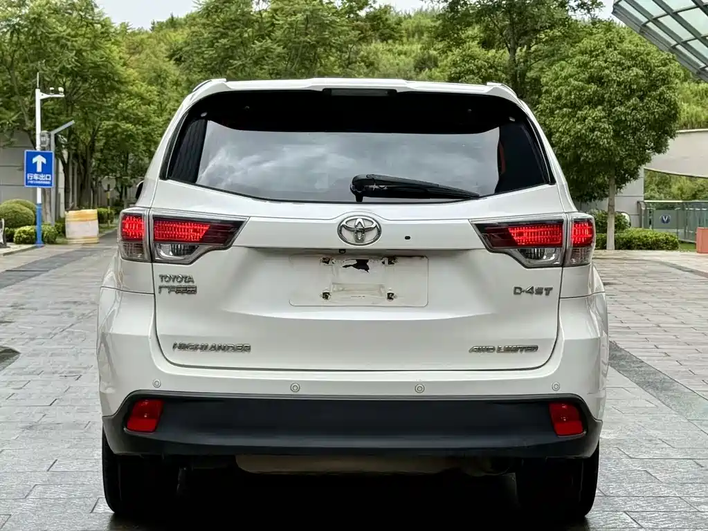 Toyota Highlander 2015 2.0T 7 мест