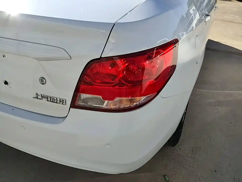 Chevrolet Sail — миниатюра 8