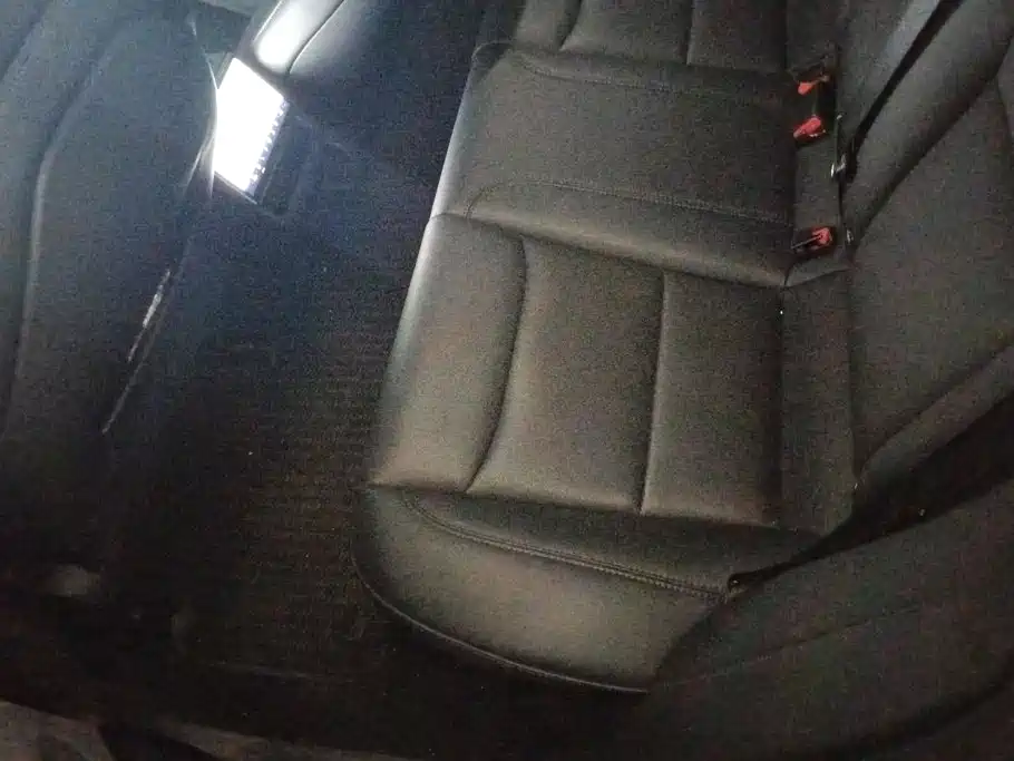 Tesla Model 3 — миниатюра 11