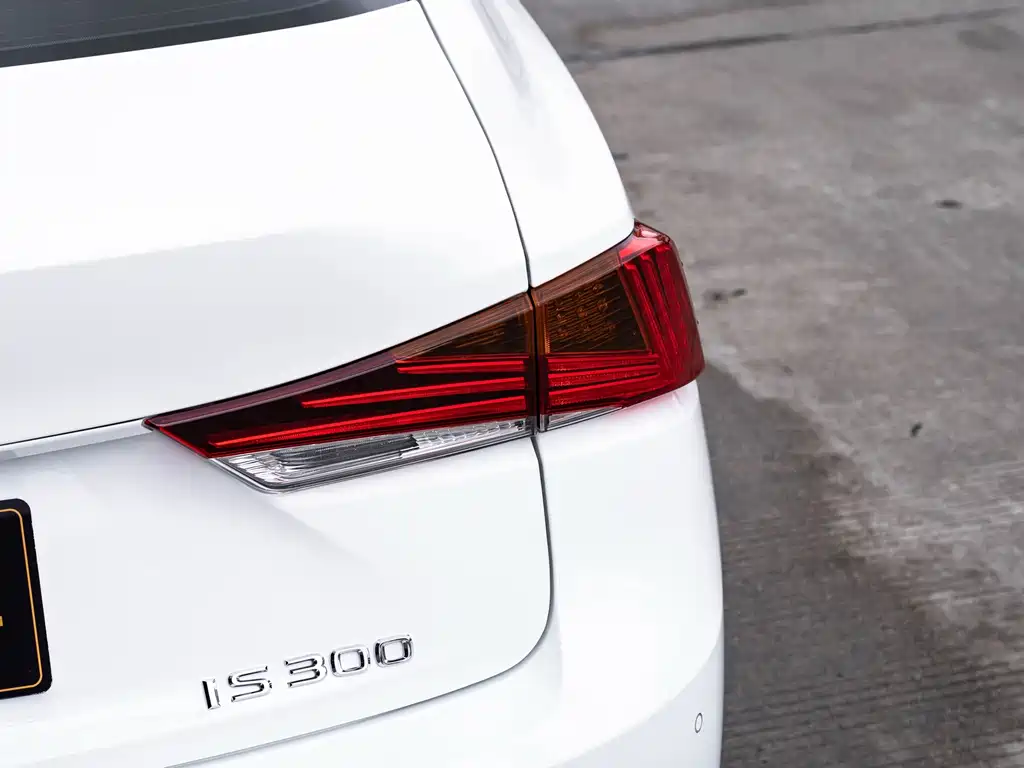 Lexus IS — миниатюра 7