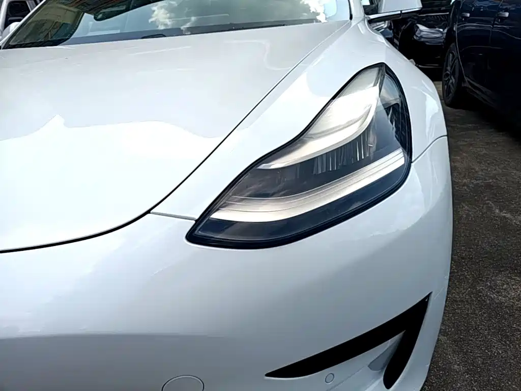 Tesla Model 3 — миниатюра 24