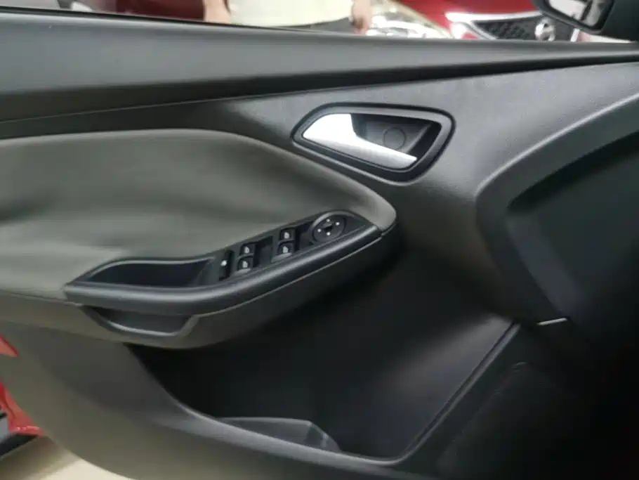 Ford Focus — миниатюра 7