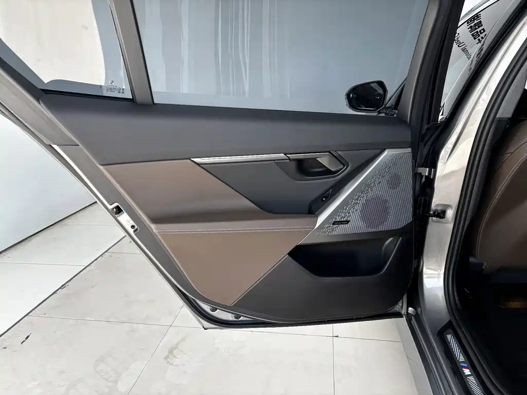 BMW 5 Series — миниатюра 20
