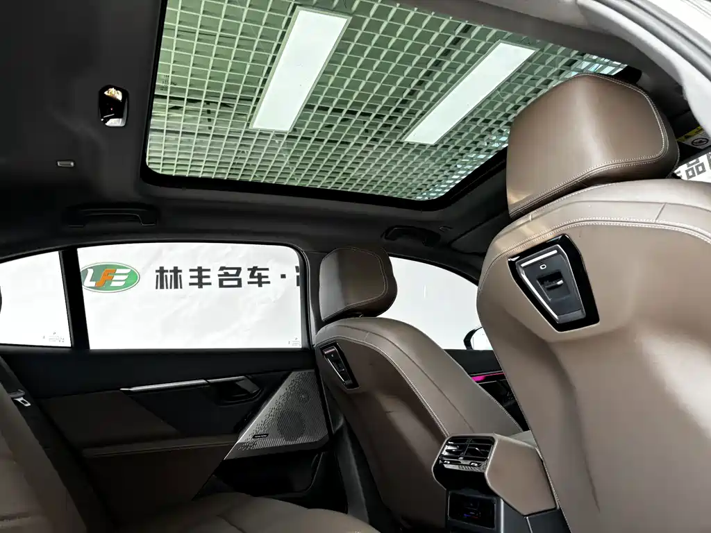 BMW 5 Series — миниатюра 29