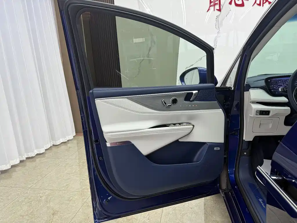 BUICK GL8 NEW ENERGY