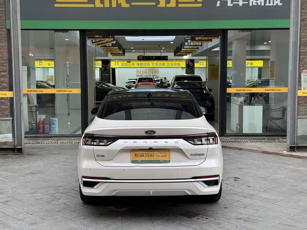 Ford Mondeo — миниатюра 6