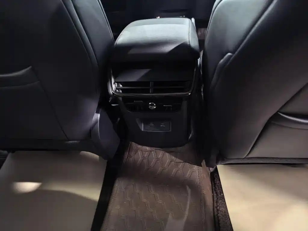 Ford Mondeo — миниатюра 9