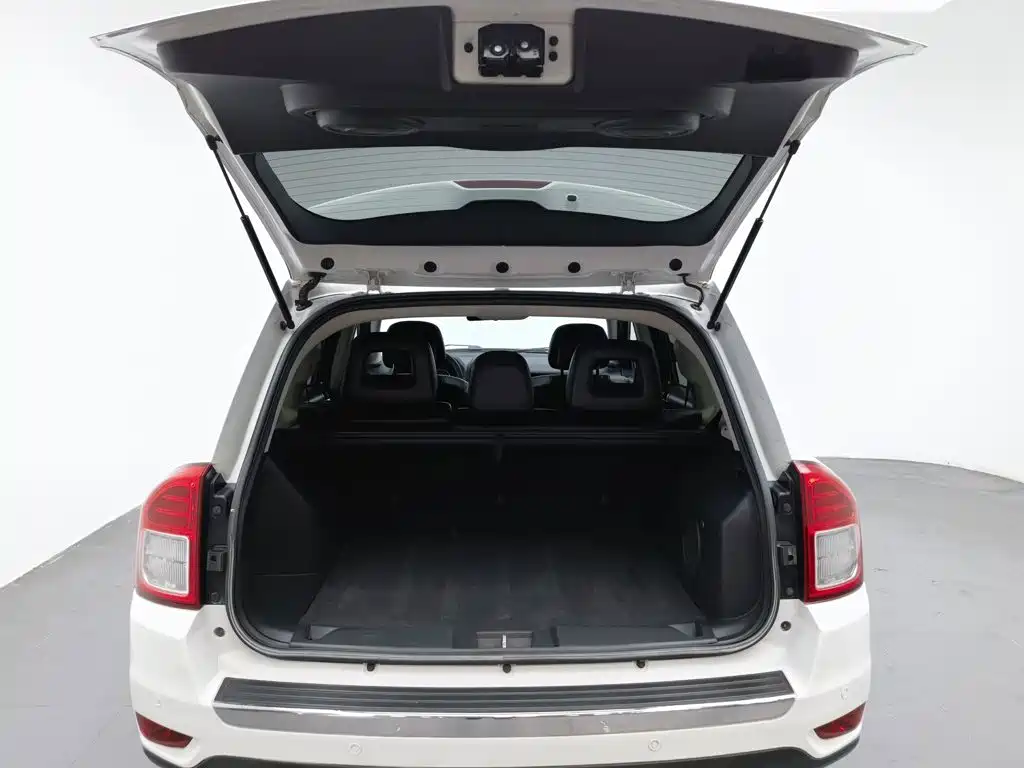 Jeep Compass (Import) — миниатюра 16