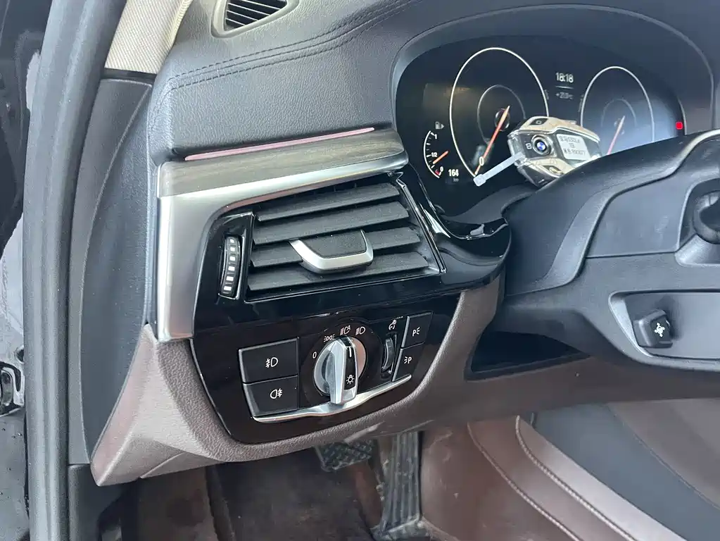 BMW 5 Series 5 2019 530Le Luxury