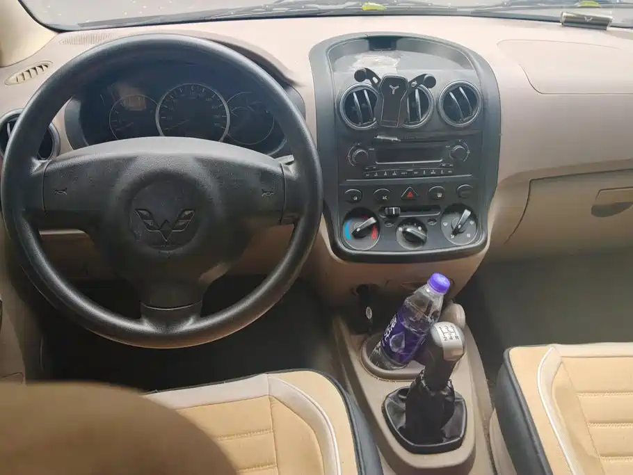 Wuling Hongguang — миниатюра 12