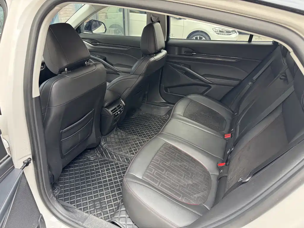 Ford Mondeo — миниатюра 9