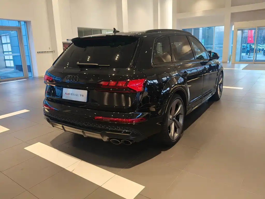 AUDI SQ7