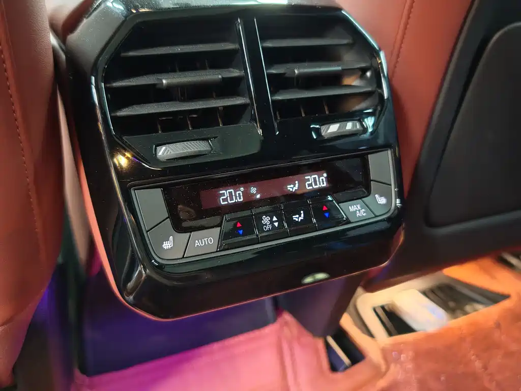 BMW BMW iX M60 — миниатюра 23
