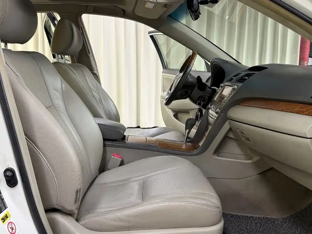 Toyota Camry — миниатюра 22