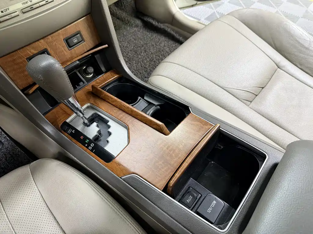 Toyota Camry — миниатюра 31