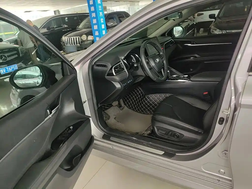 Toyota Camry — миниатюра 16
