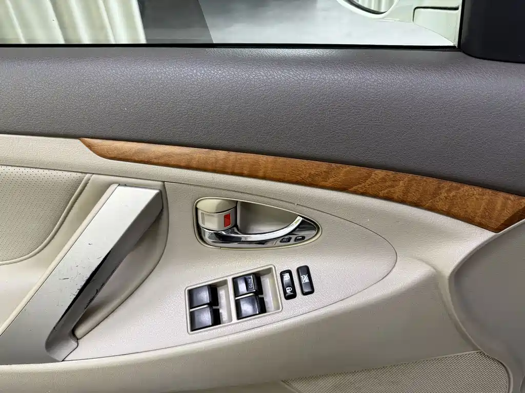 Toyota Camry — миниатюра 20