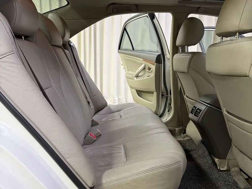 Toyota Camry — миниатюра 29