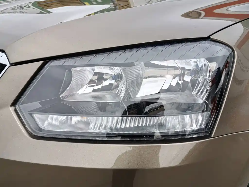 Skoda Yeti — миниатюра 5
