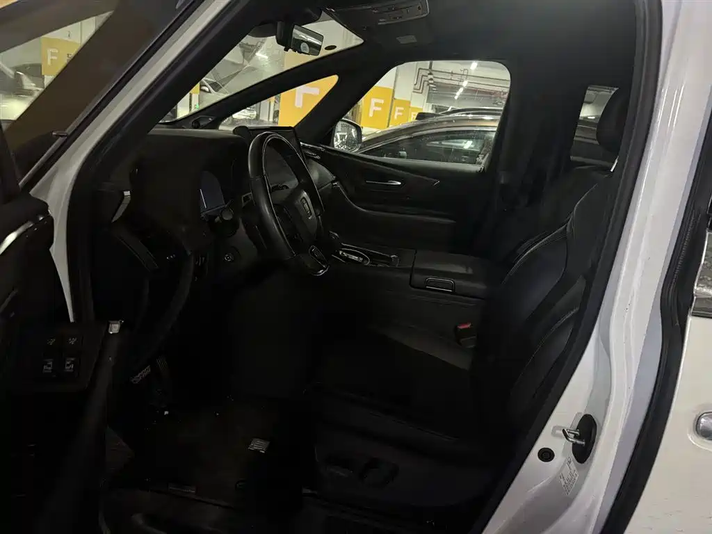 Toyota Vellfire 2024 2.5L
