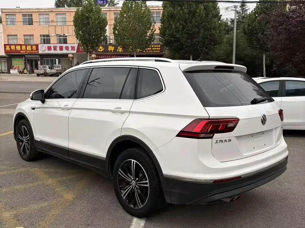Volkswagen Tiguan L — миниатюра 5