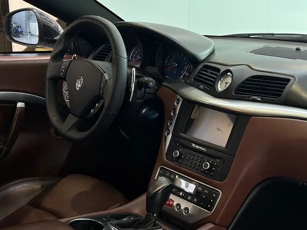 Maserati GranTurismo — миниатюра 12