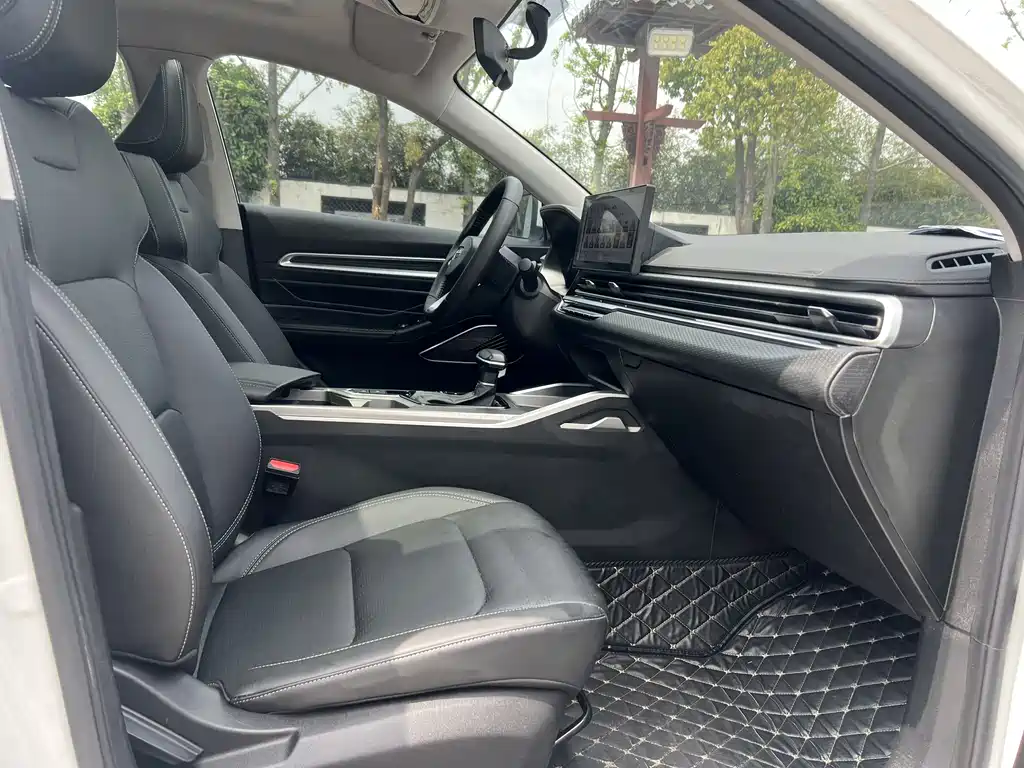 Geely Emgrand 2023 4 Champion 1.5L CVT Luxury