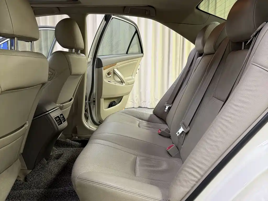 Toyota Camry — миниатюра 28