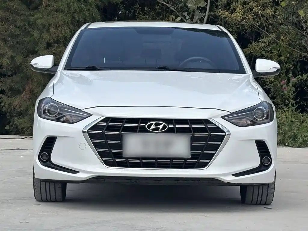 Hyundai Elantra — миниатюра 25