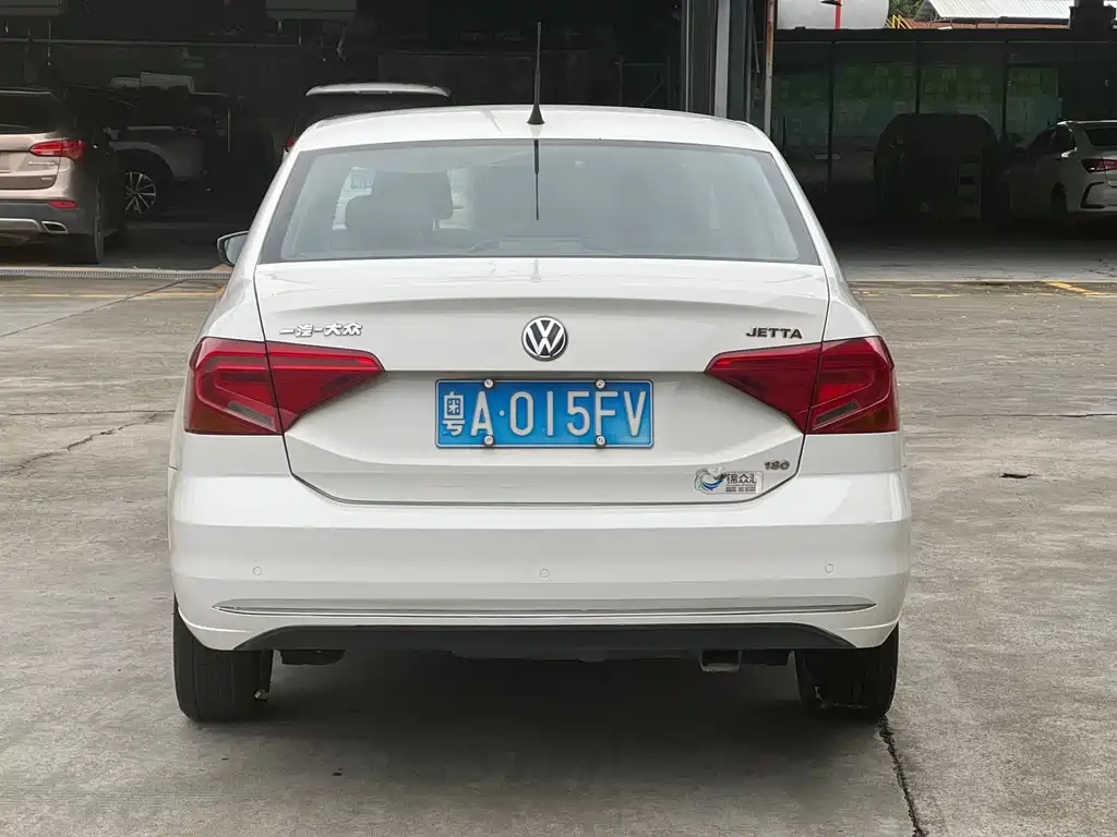 VOLKSWAGEN JETTA