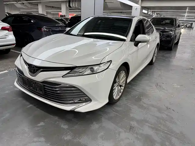 TOYOTA CAMRY 2019