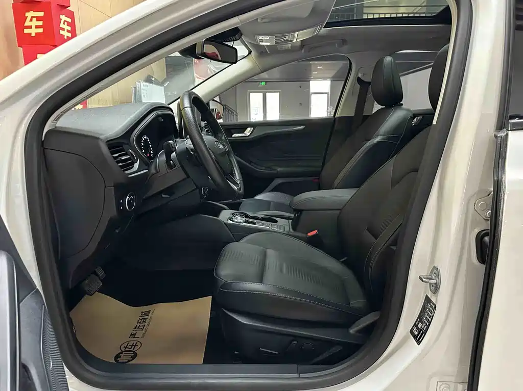 Ford Focus Active — миниатюра 9