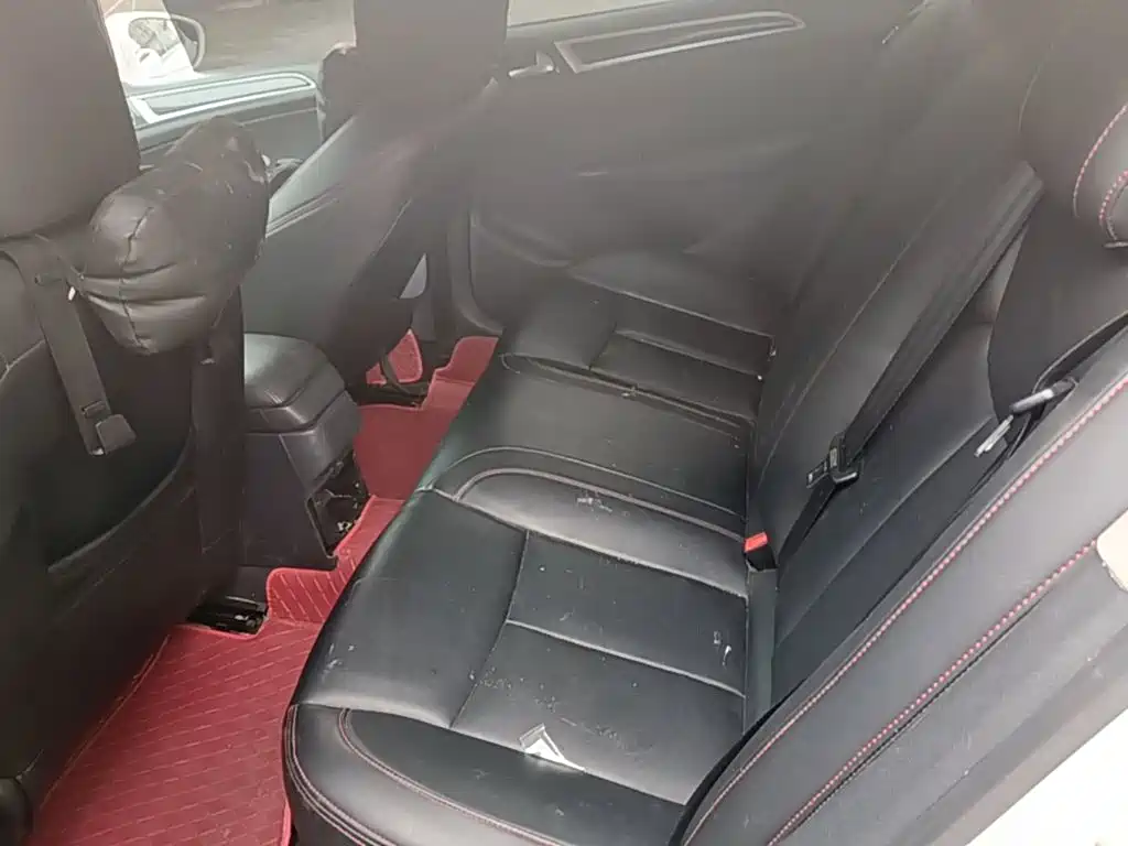 Peugeot 308 — миниатюра 17