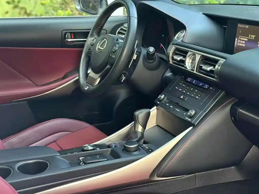 Lexus IS — миниатюра 5
