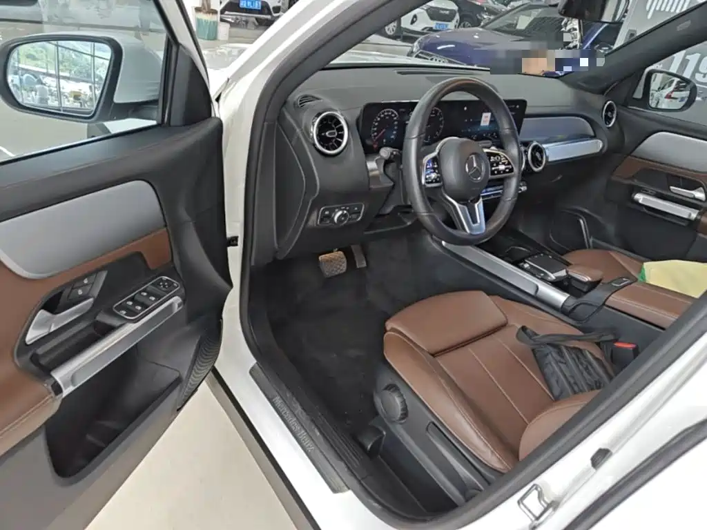 Mercedes-Benz GLB — миниатюра 16