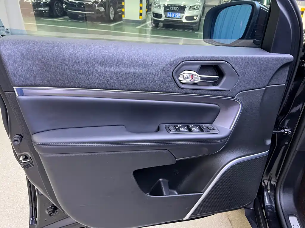 JEEP GRAND COMMANDER