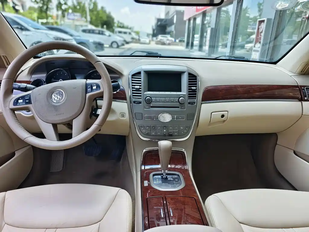 Buick Park Avenue — миниатюра 9