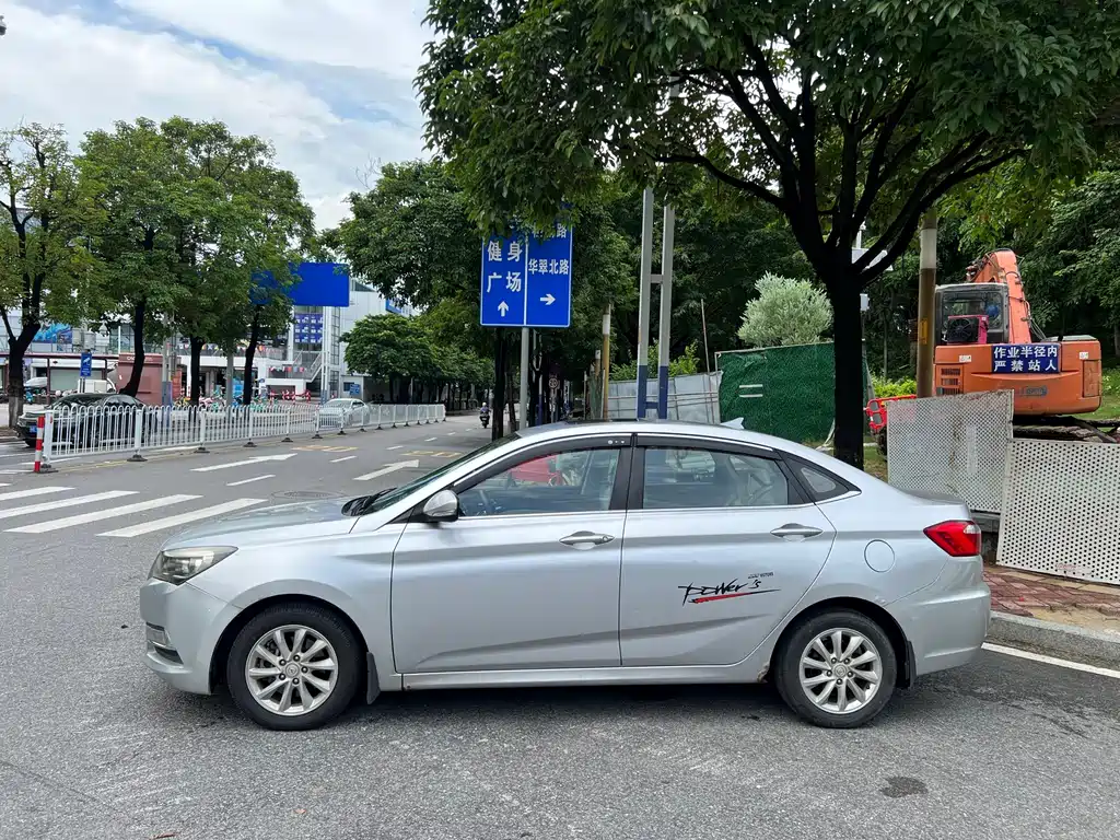 Changan V7 — миниатюра 4