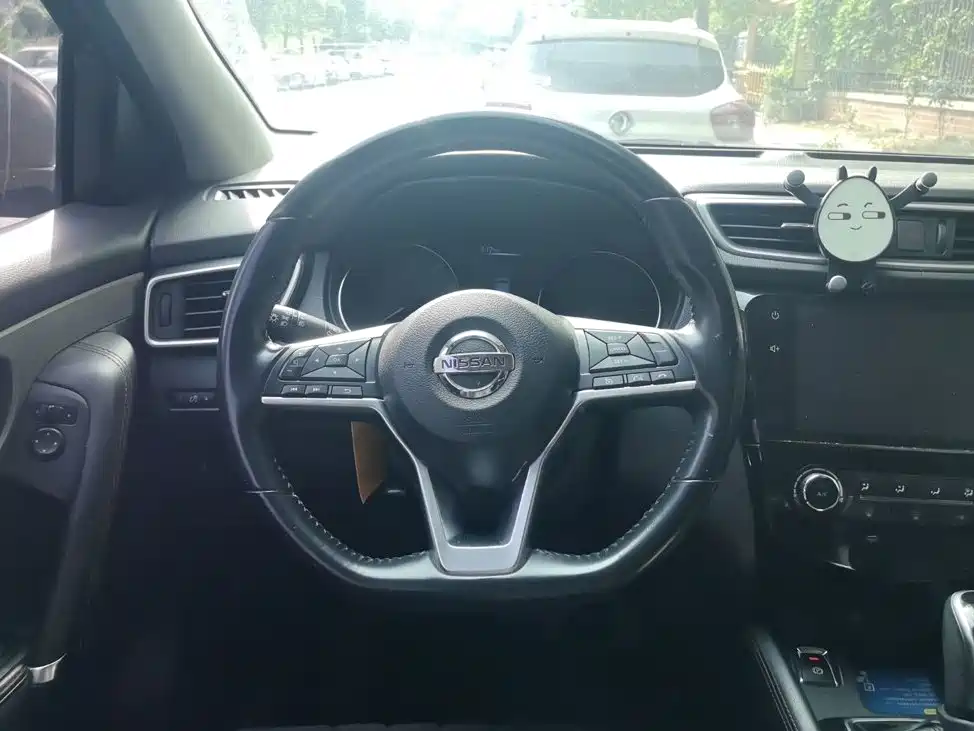 Nissan Qashqai — миниатюра 13