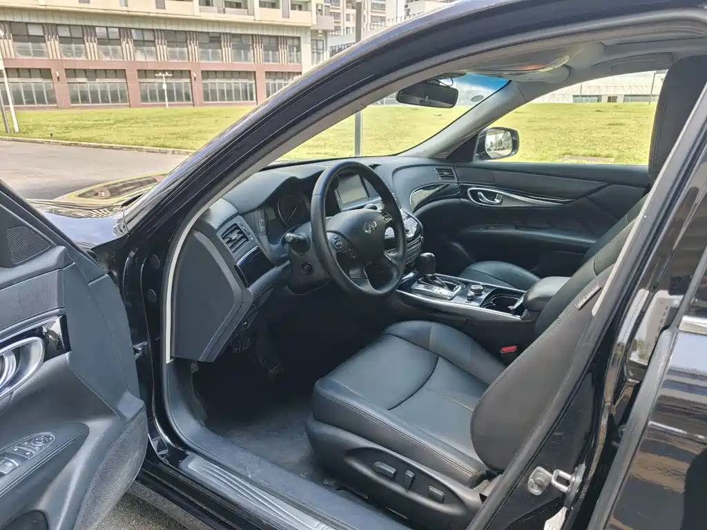 Infiniti Q70 — миниатюра 9