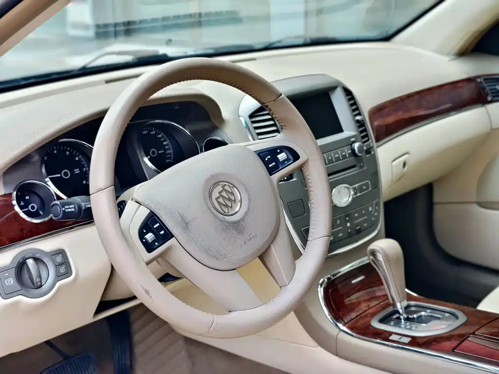 Buick Park Avenue — миниатюра 13