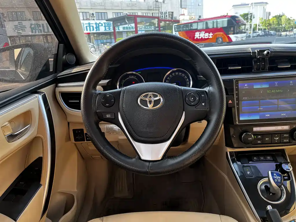 Toyota Corolla — миниатюра 11