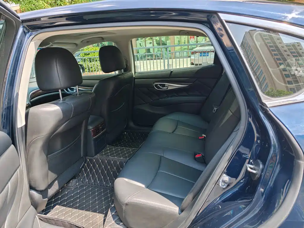 Infiniti Q70 — миниатюра 8