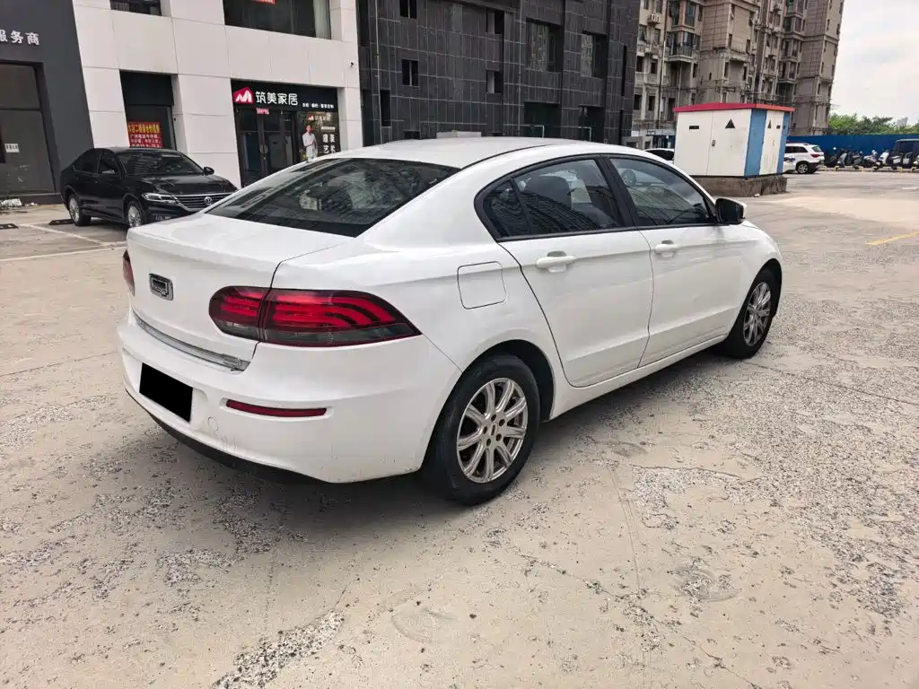 Qoros Qoros 3 — миниатюра 14