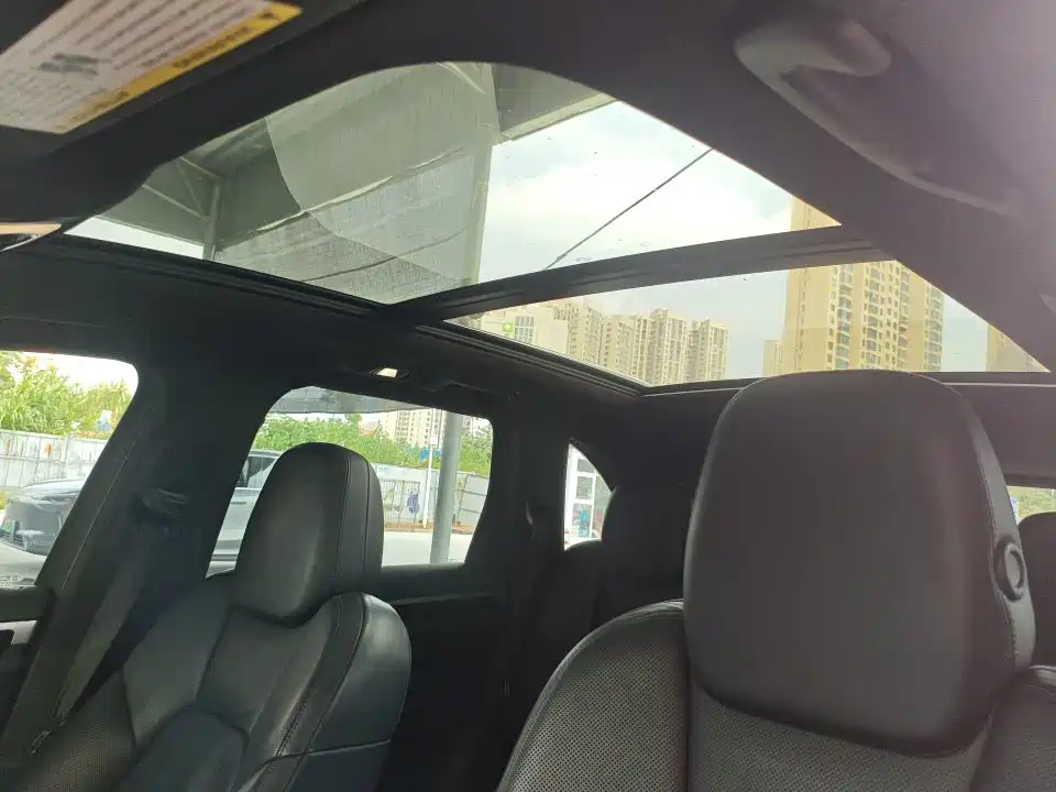 Porsche Cayenne — миниатюра 8