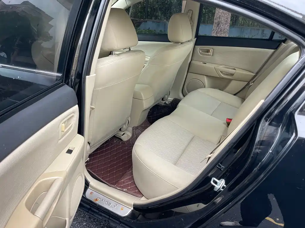 Mazda Mazda3 2012 1.6L AT