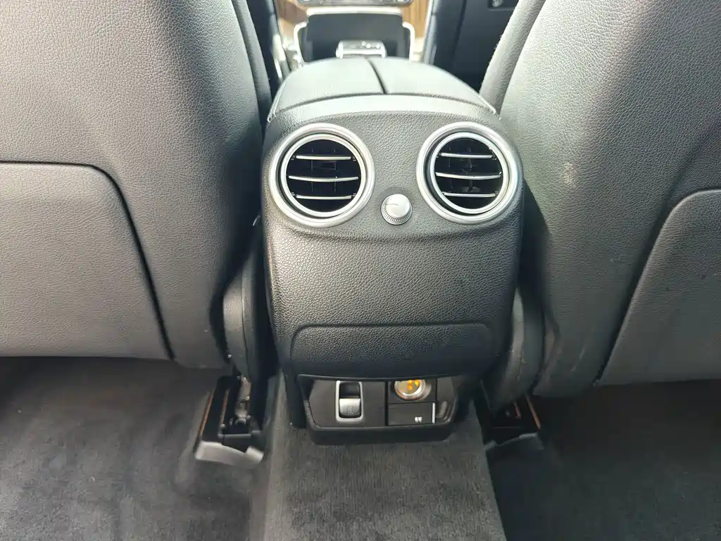 Mercedes-Benz GLC — миниатюра 9