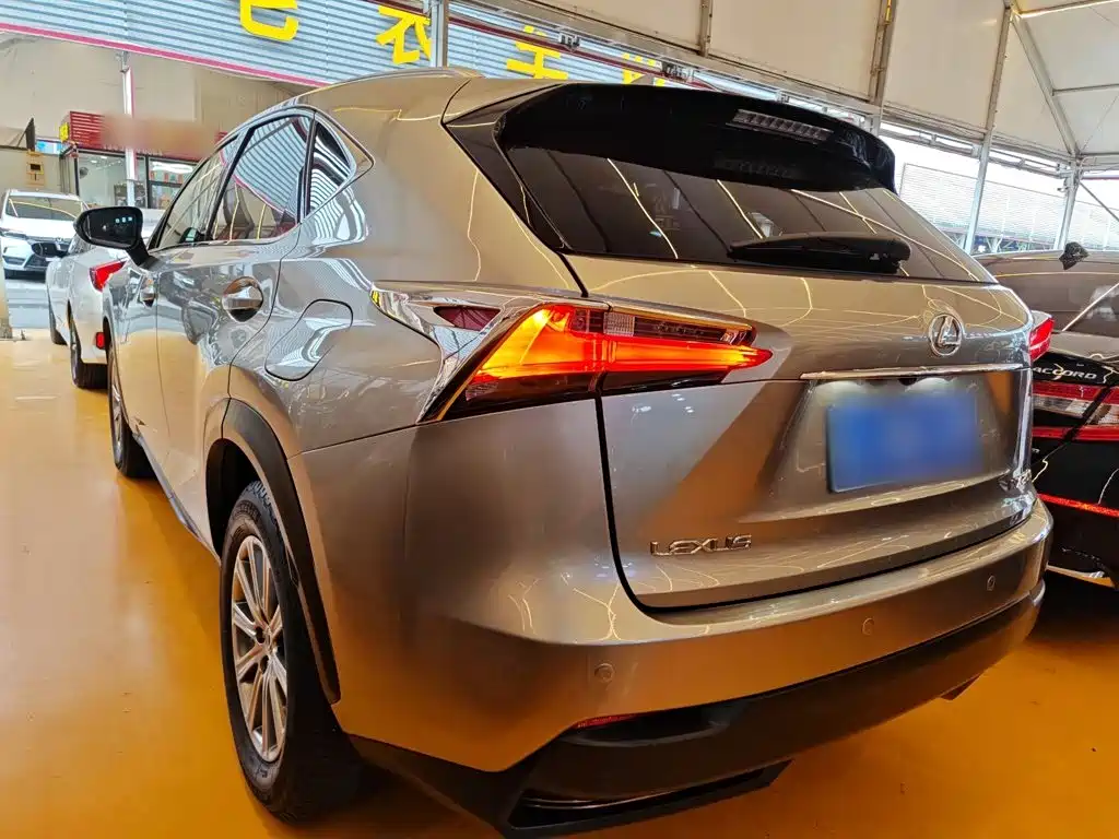 Lexus NX — миниатюра 5