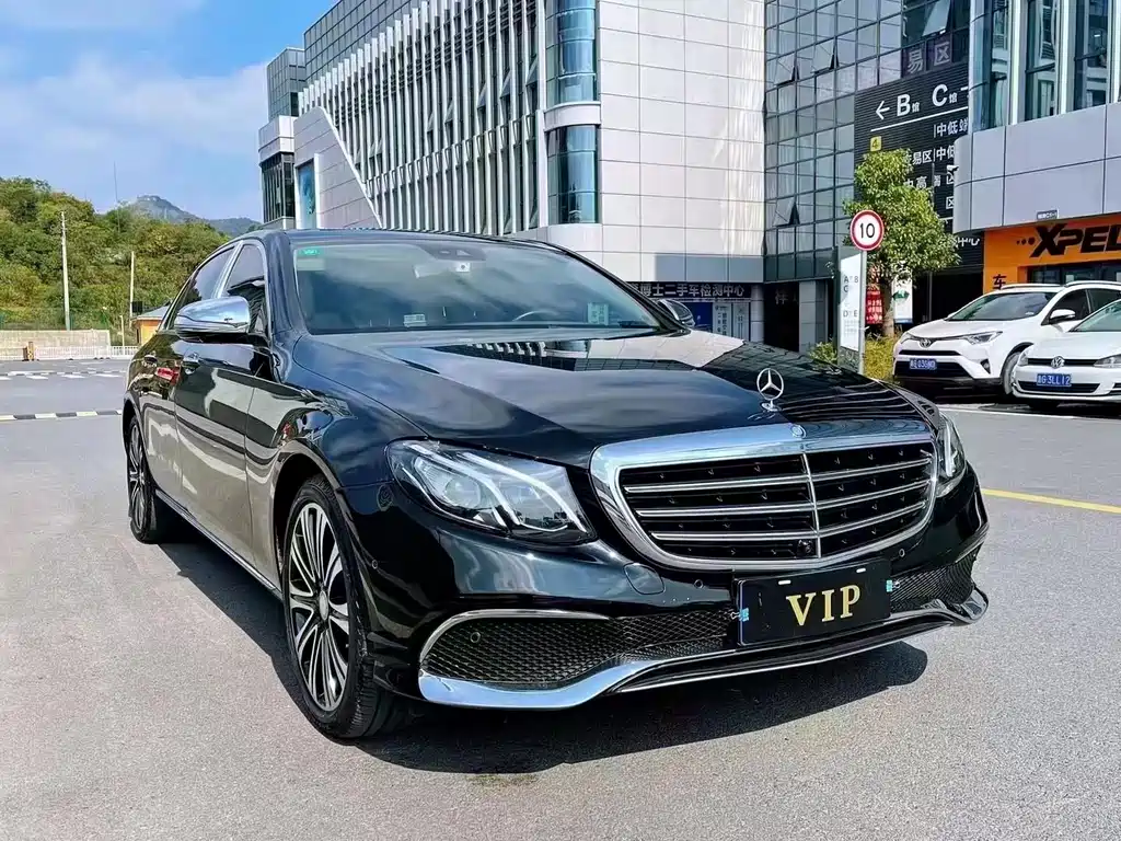 Mercedes-Benz E-Class — миниатюра 3