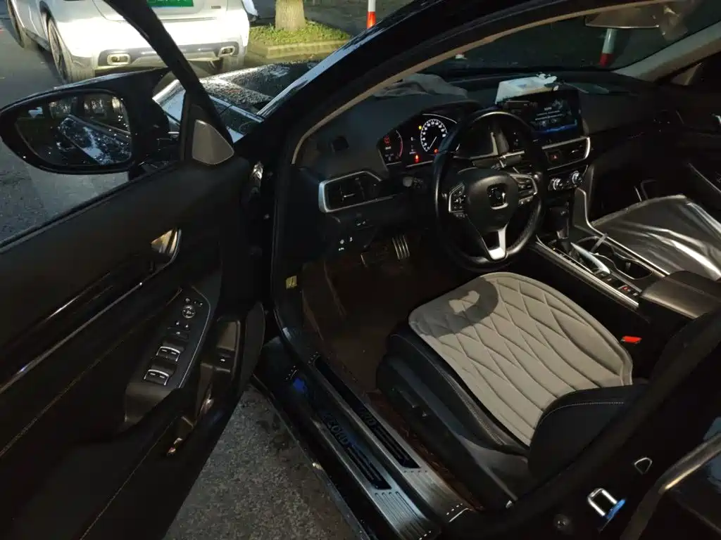 Honda Accord — миниатюра 17
